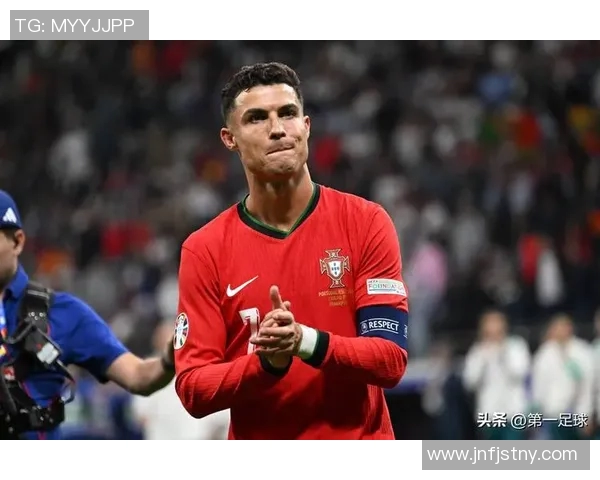 足球明星的辉煌历程与传奇瞬间回顾解析