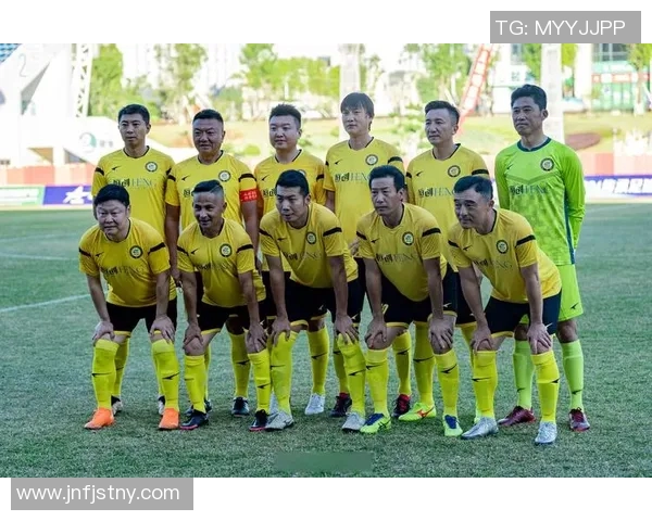 足球明星各自效力的球队盘点与分析揭秘